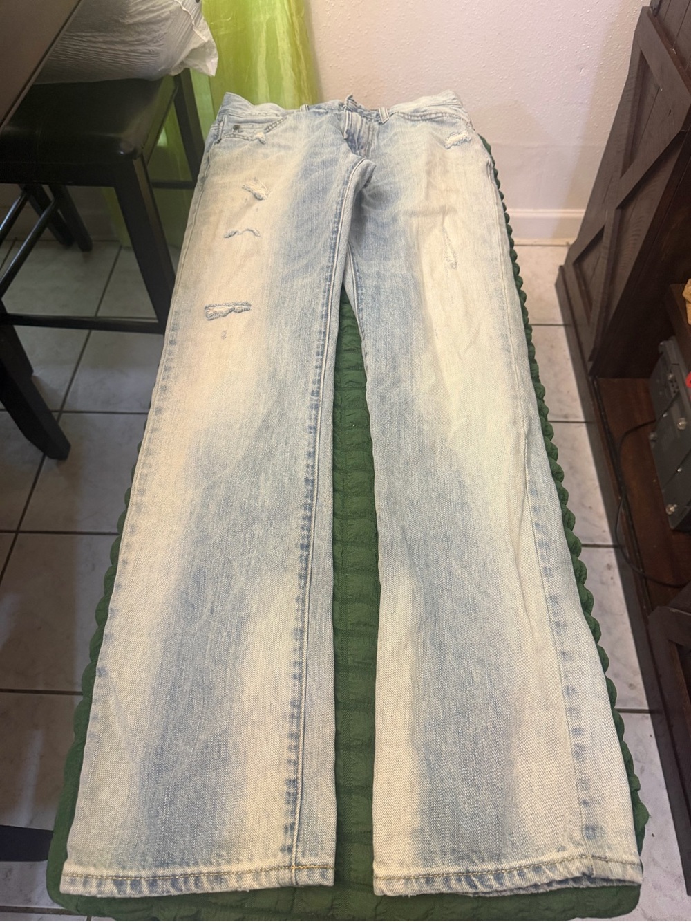 American Eagle Outfitters Light Wash Slim Jeans with Subtle Distressing